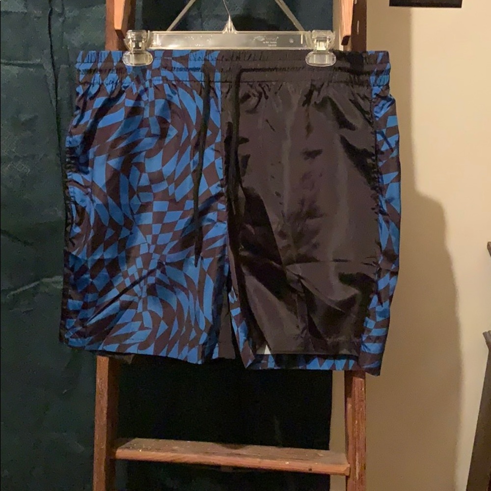 MUST GO Men’s blue&black design shorts
